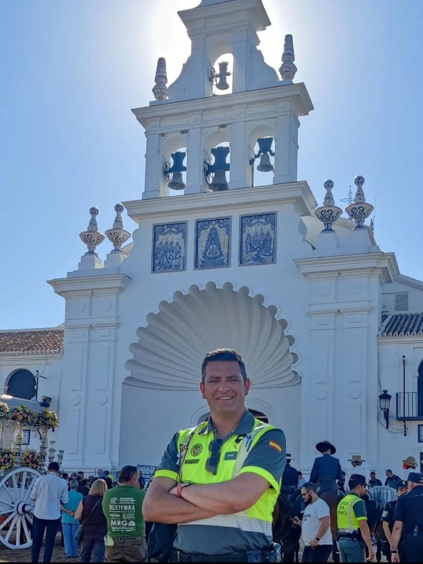 Luis de Lama, vestido de guardia civil, en Estepona.