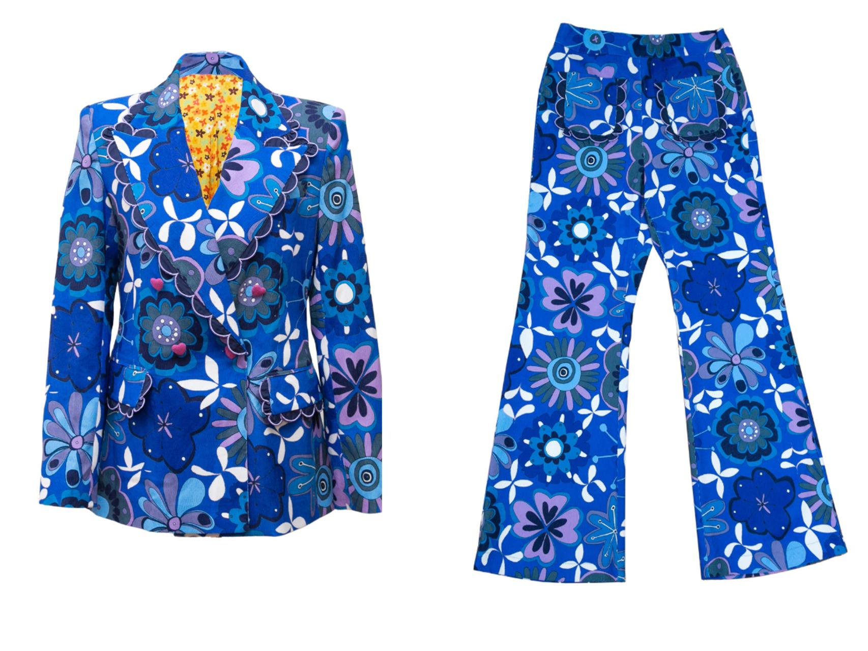 Izquierda: Ben jacket blue, 320,84 euros / Derecha: Avron Trousers blue, 172,76 euros.