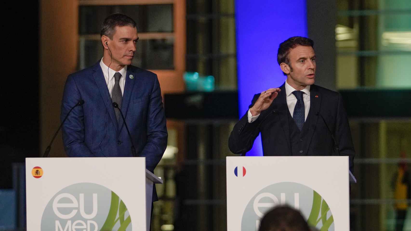 Pedro Sánchez y Emmanuel Macron durante la comparecencia tras la cumbre Eu-Med9 de Alicante