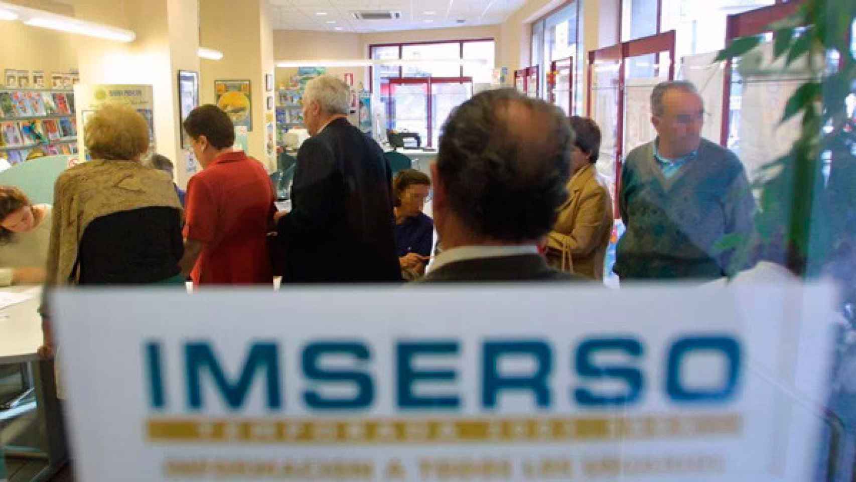 Una oficina vende paquetes del Imserso, en imagen de archivo.