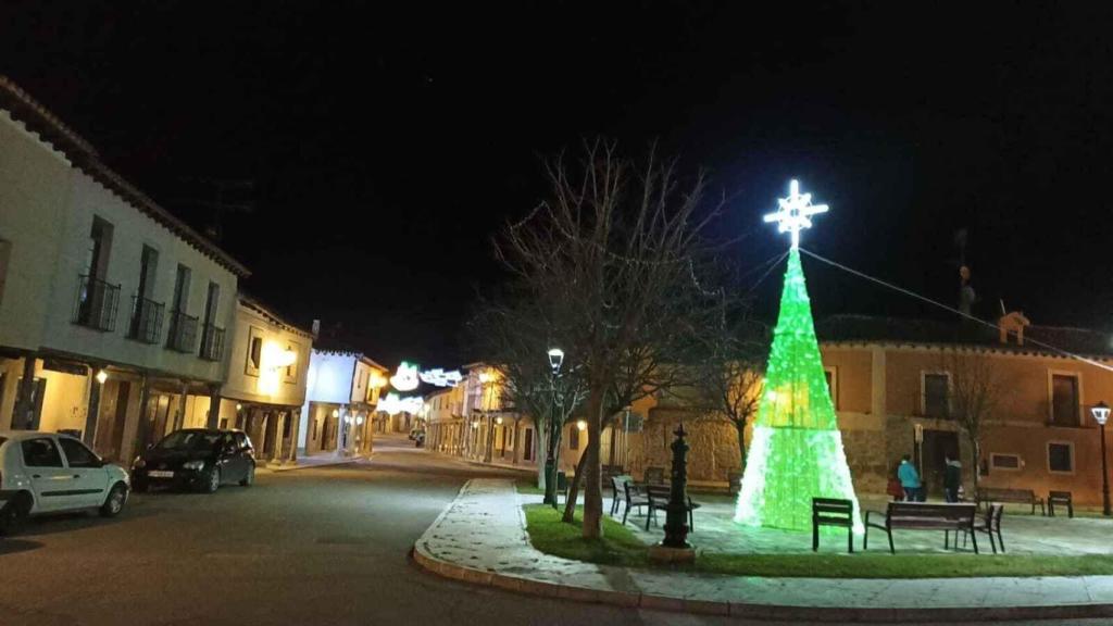 Las luces de Navidad inundan Ampudia de ilusión