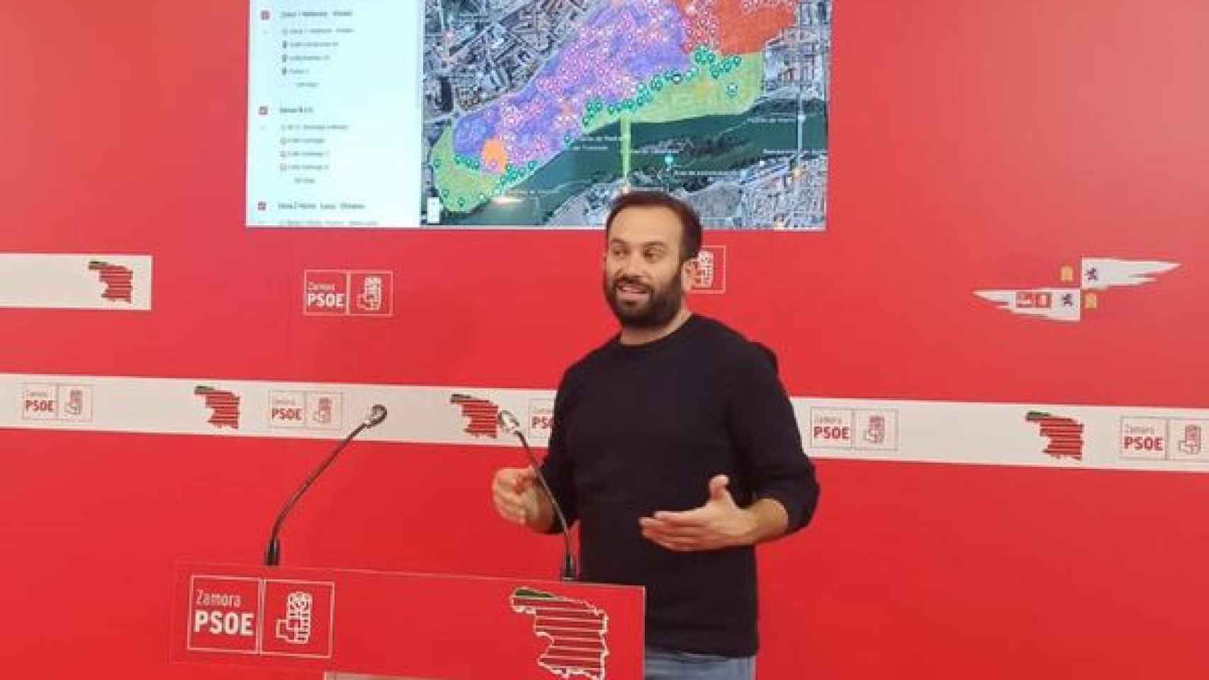 El portavoz del PSOE de Zamora, David Gago, en una rueda de prensa