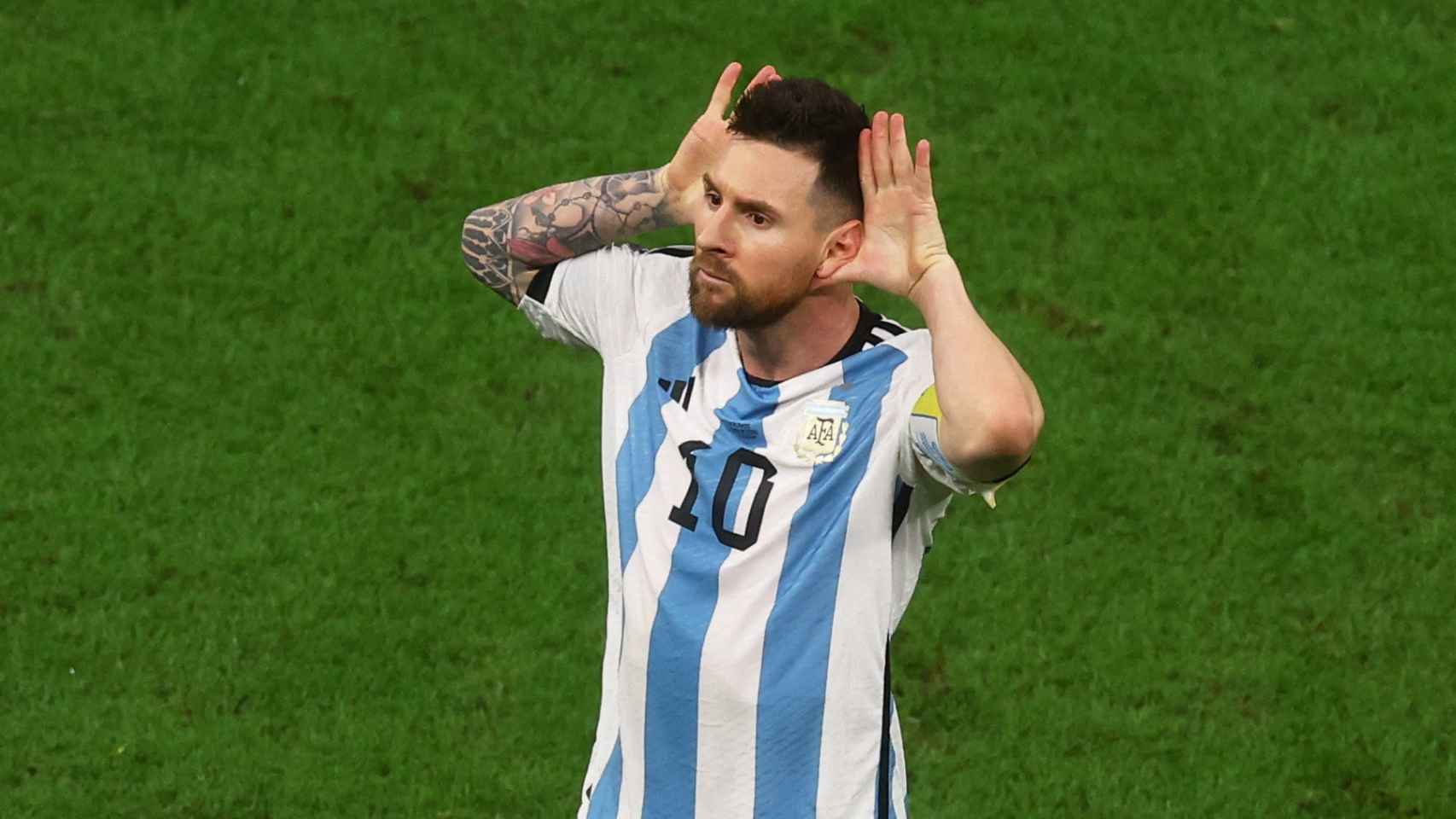 Leo Messi celebra su gol.