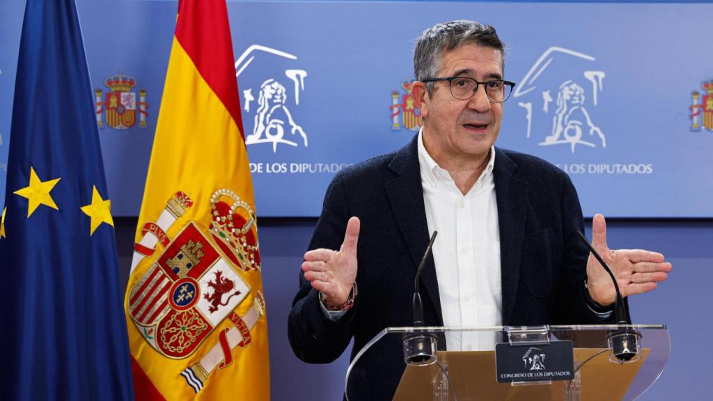 El portavoz del PSOE en el Congreso, Patxi López, durante la rueda de prensa del pasado viernes en el Congreso.