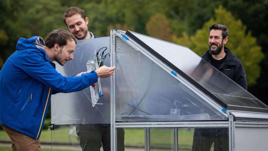 Inventores de los paneles solares de hidrógeno verde