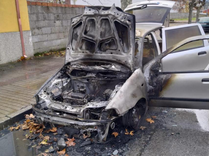 Incendio de coche en Ponferrada