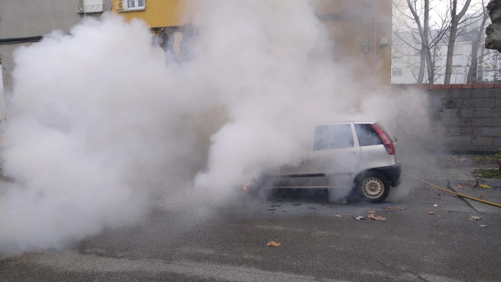 Incendio de coche en Ponferrada