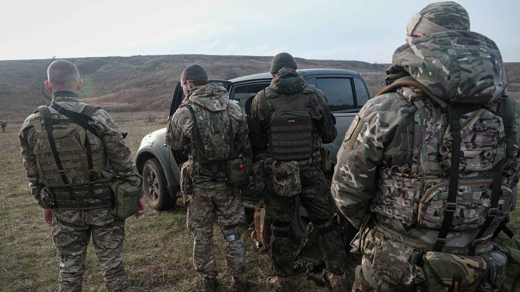 Varios efectivos de SOF Azov Járkov antes de uno de los entrenamientos que realizan