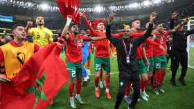 Los jugadores de Marruecos celebran el pase a la semifinal.