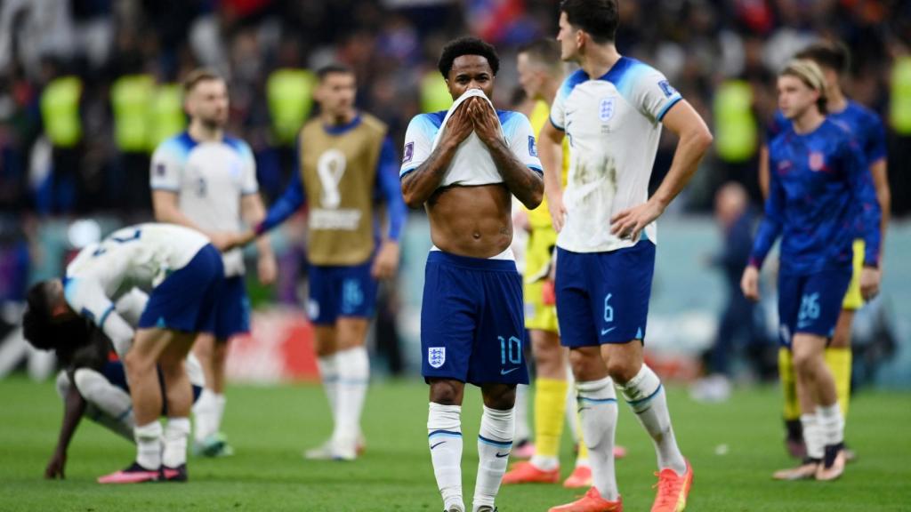 Sterling, con Maguire al fondo.