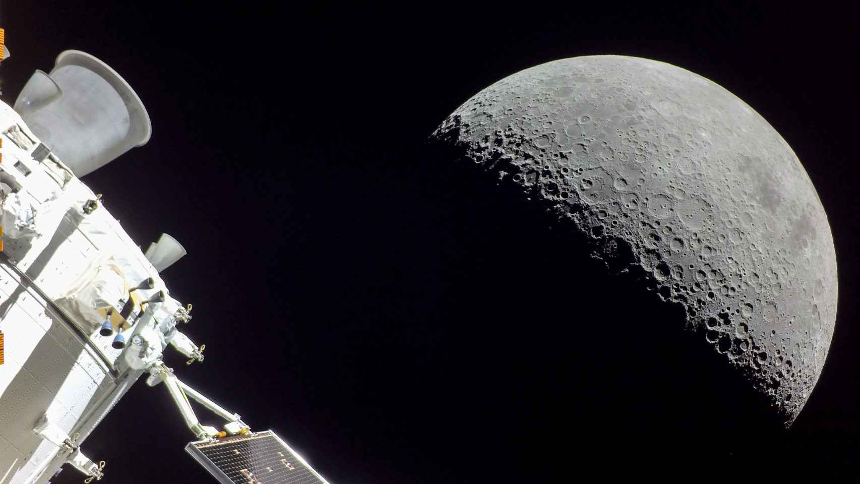 La Luna vista desde la nave Orión