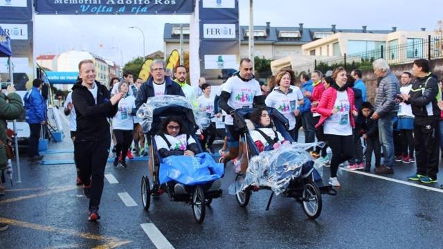 Las dos gallegas con ataxia telangiectasia corren hoy la media maratón de Fene (A Coruña)