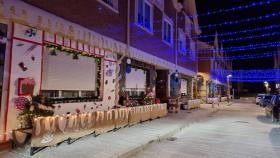 Las calles de Villamuriel de Cerrato engalanadas con la Navidad como protagonista