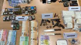Material incautado al detenido en Vigo.