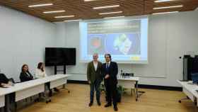 El presidente de Conxemar, Eloy García, y el delegado de la Zona Franca de Vigo, David Regades, durante la presentación del Informe Sectorial de la Industria y Comercialización de Productos Pesqueros en España 2022.