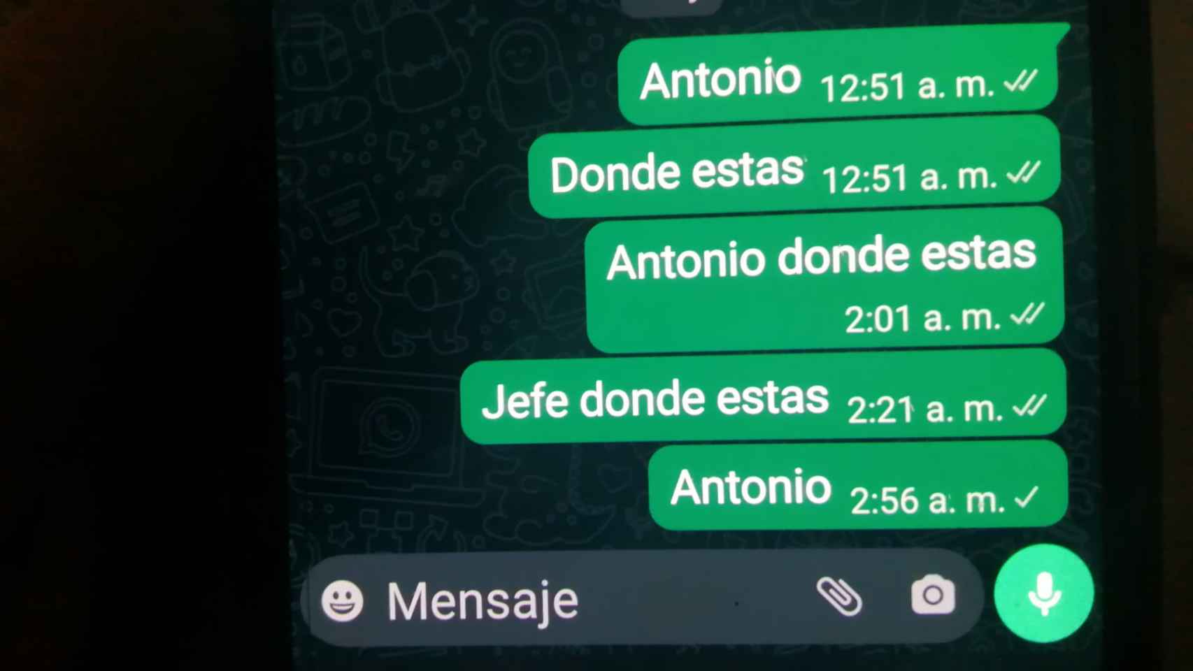 Mensajes enviados en la madrugada del 8 de diciembre al móvil de Antonio, que no contestó porque horas antes ya había muerto de un infarto diabético.