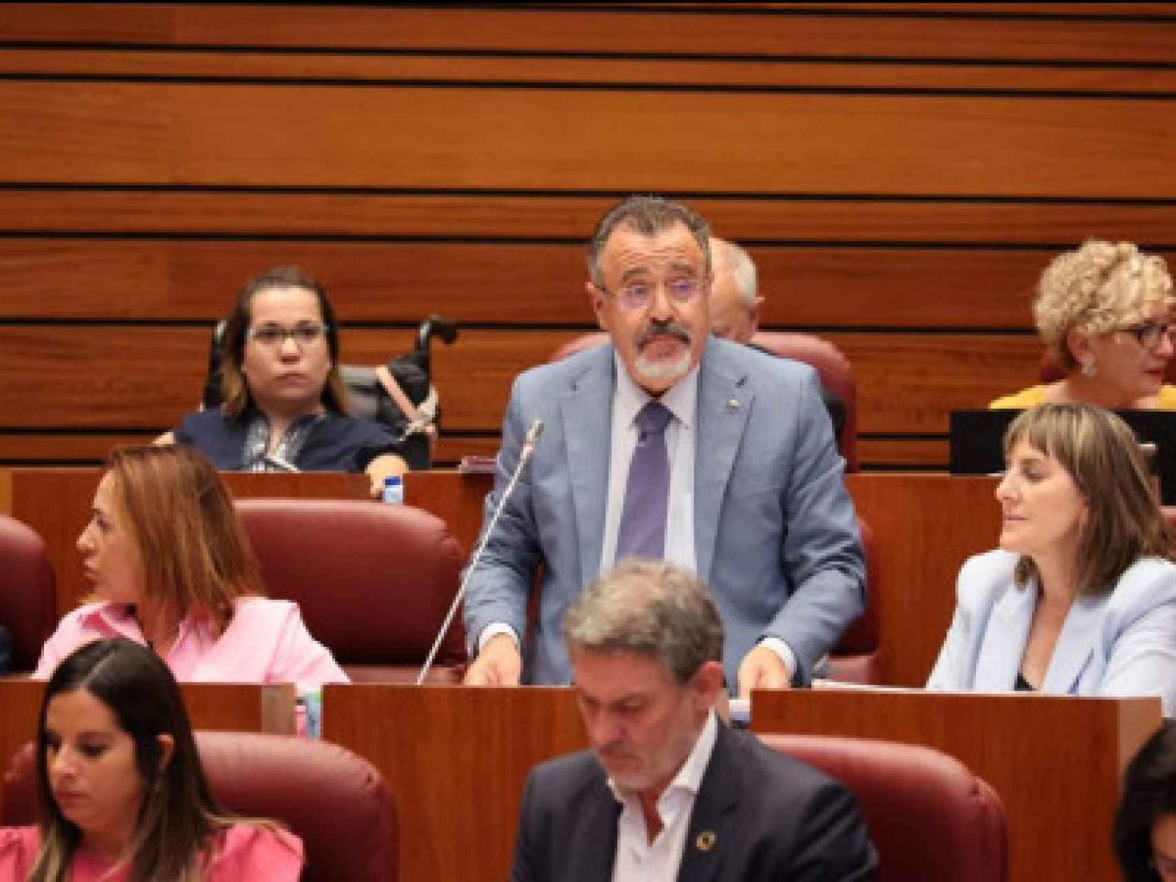El procurador del PSOE por Zamora, José Ignacio Martín Benito, durante un pleno de las Cortes.