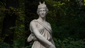 Una escultura de Artemisa.
