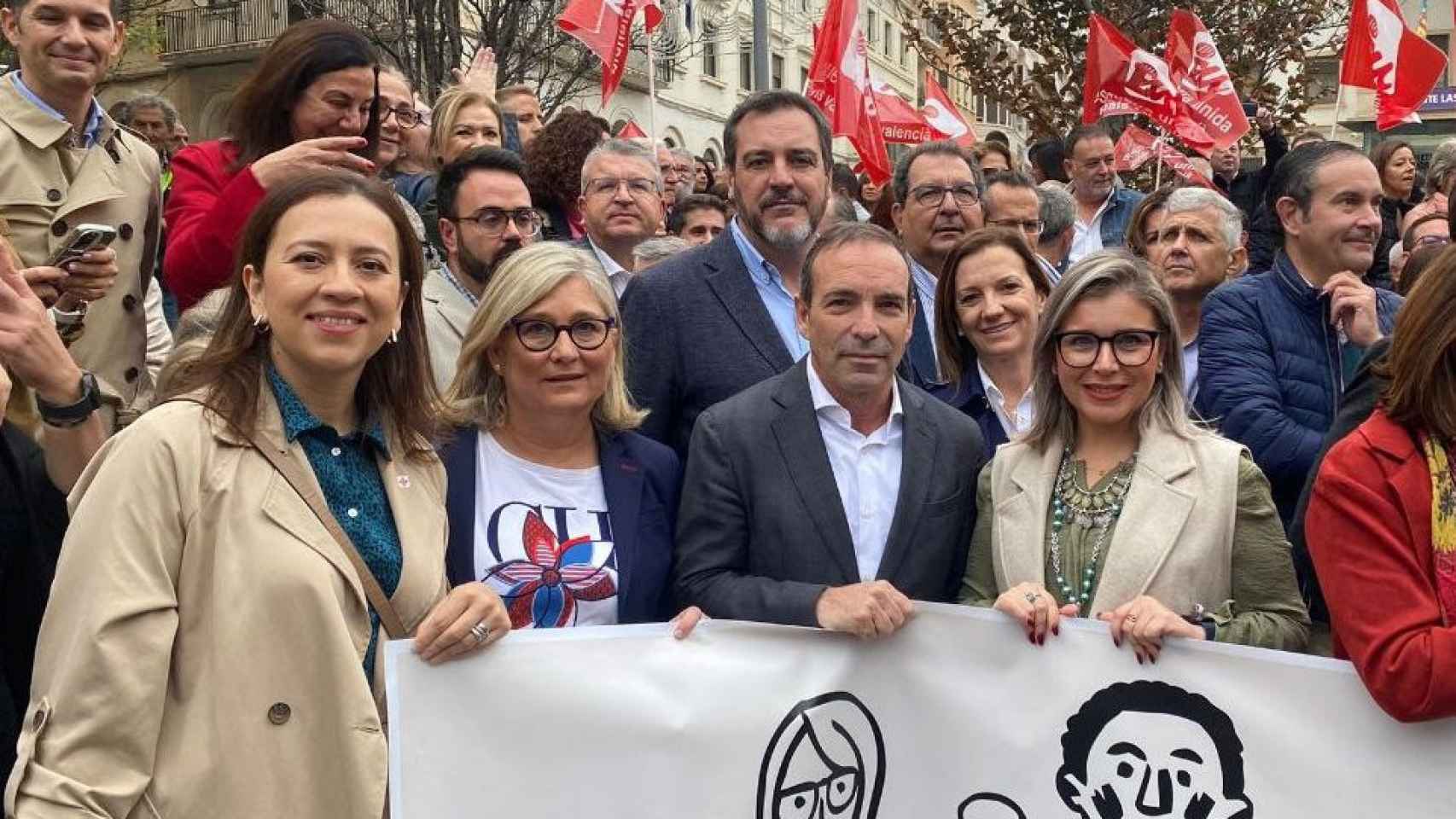 Algunos de los dirigentes de Cs en la provincia de Alicante en una manifestación.