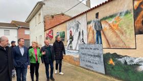 Visita al mural ubicado en Burganes de Valverde