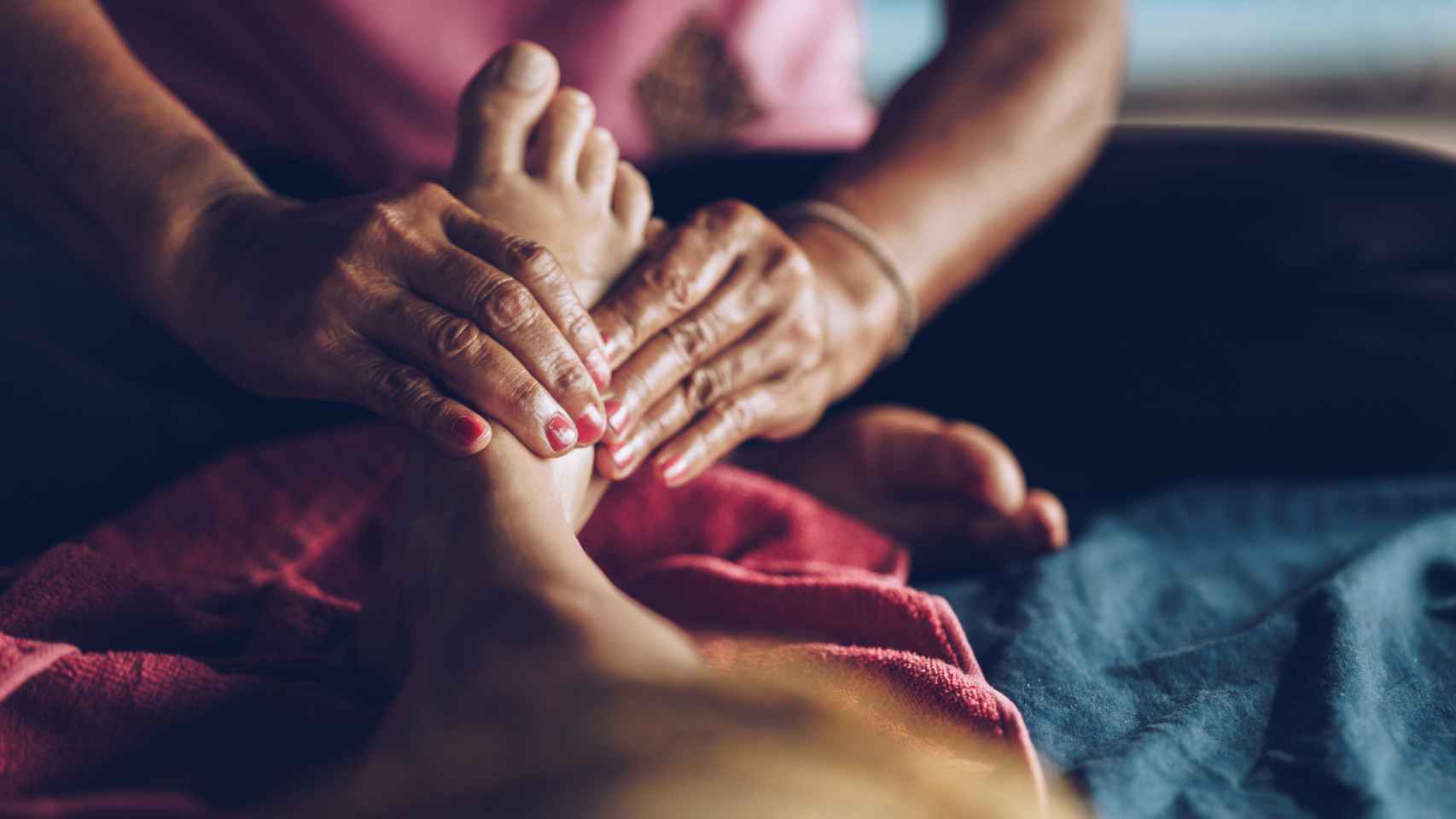 Reflexología podal en las redes: las tiktokers que te enseñan a dar buenos masajes de pies