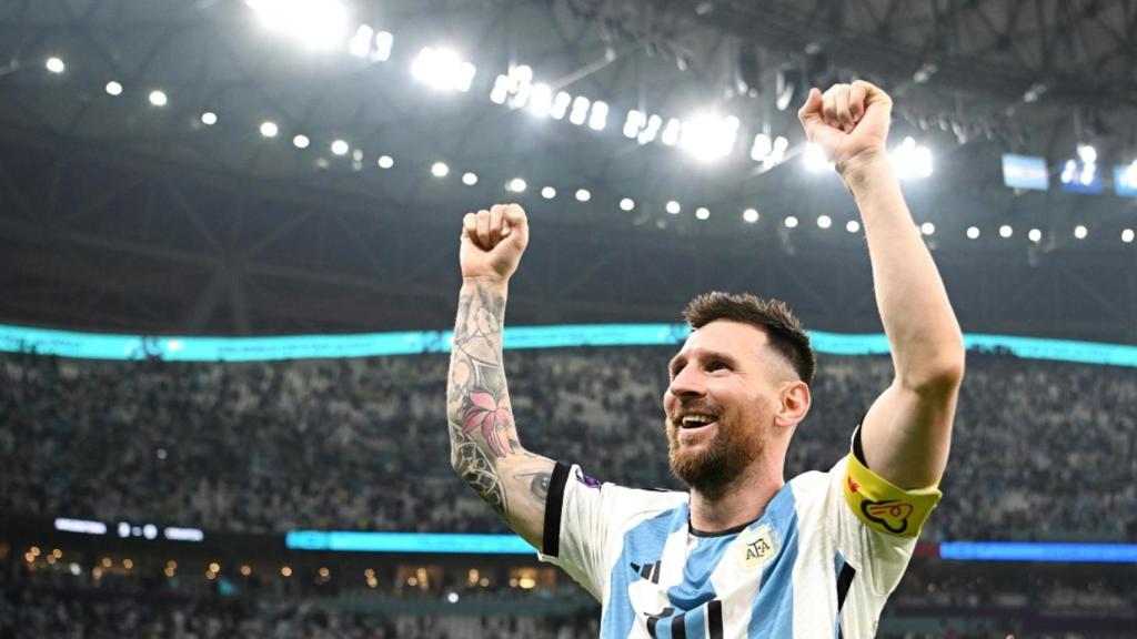 Messi celebra la victoria en el Mundial.