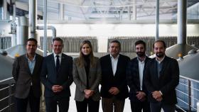 La secretaria de Estado de Energía, Sara Aagesen, visita la fábrica de Estrella Galicia.