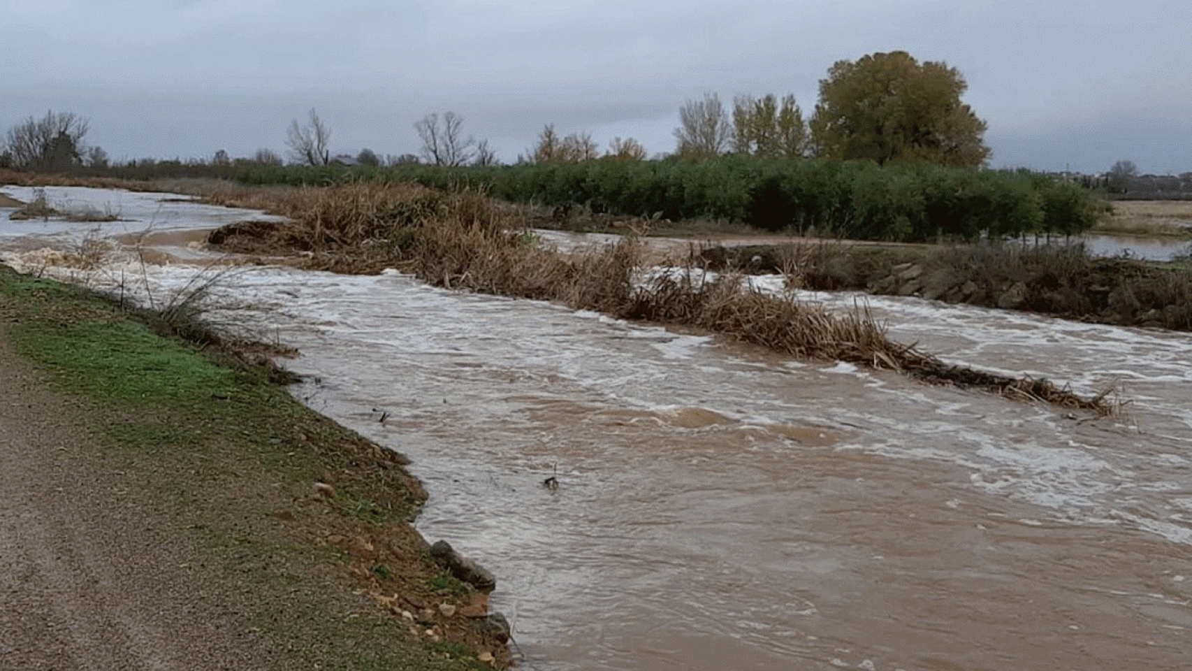 Desbordamiento de ríos causado por la borrasca Efraín