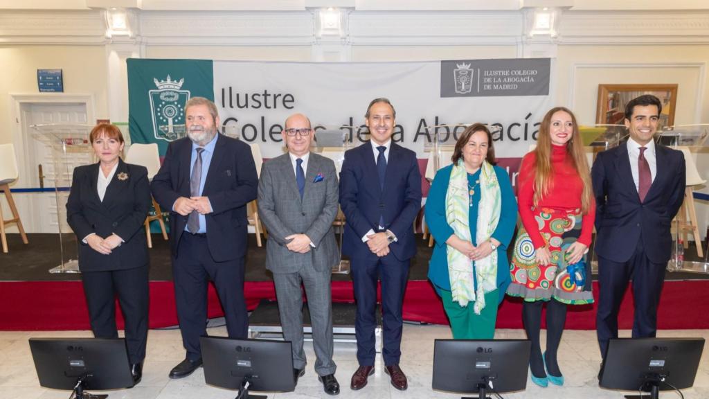 Los participantes del debate de candidatos al ICAM (i a d): Saura, Durán, Ochoa, Ribón, Trigo, Chinarro y Ospina.