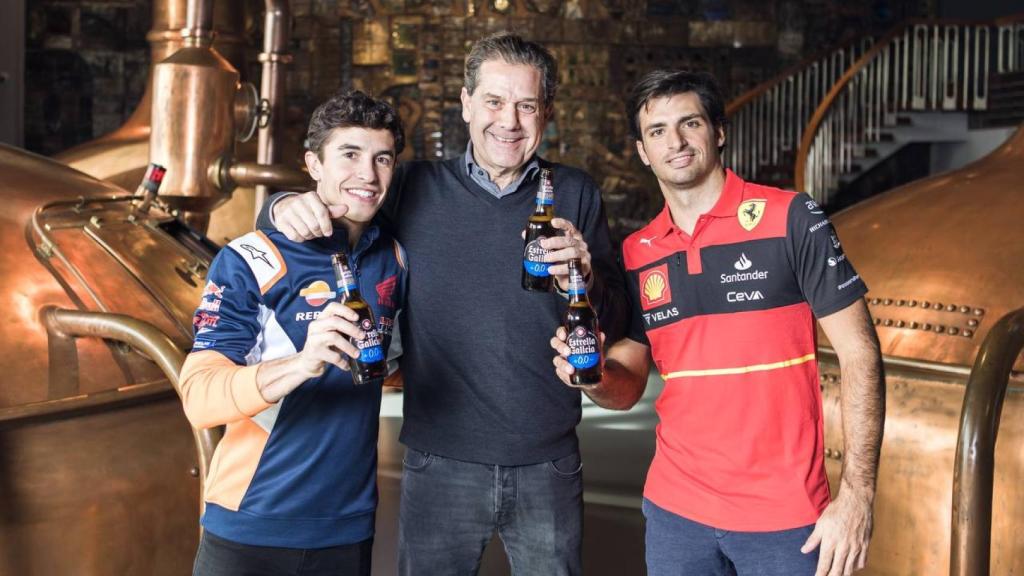 Marc Márquez, Ignacio Rivera y Carlos Sainz, en el evento de Estrella Galicia en A Coruña.