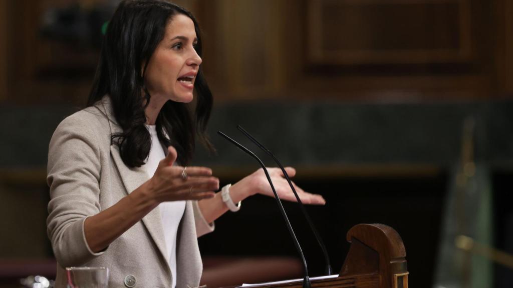 La presidenta de Ciudadanos (Cs), Inés Arrimadas, este jueves en la tribuna del Congreso.