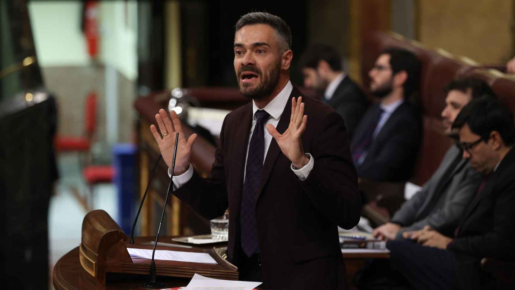 El diputado socialista Felipe Sicilia interviene el 15 de diciembre en la tribuna del Congreso.