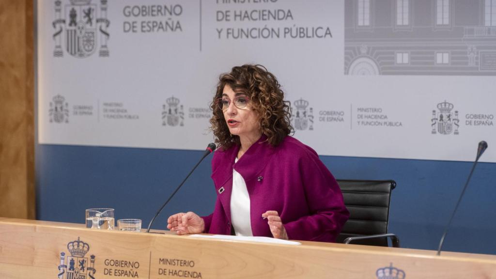 Imagen de archivo de la ministra de Hacienda y Función Pública, María Jesús Montero, en una rueda de prensa en la sede del Ministerio.