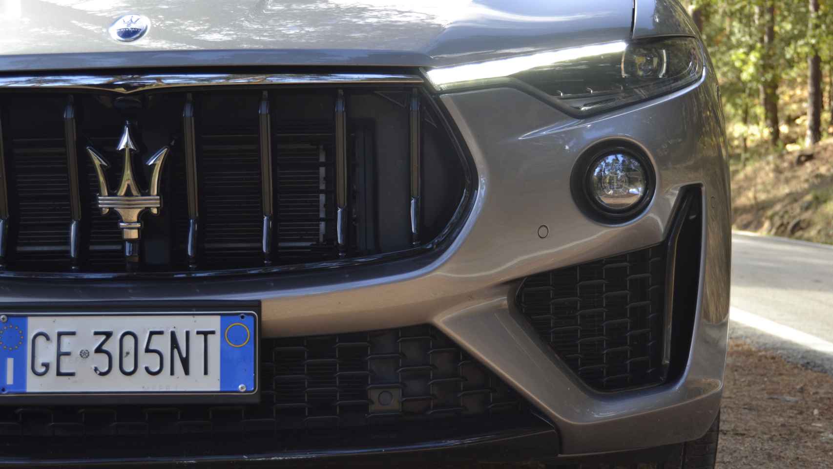 El Maserati Levante GT presenta unas tomas de aire más pequeñas que las otras versiones.