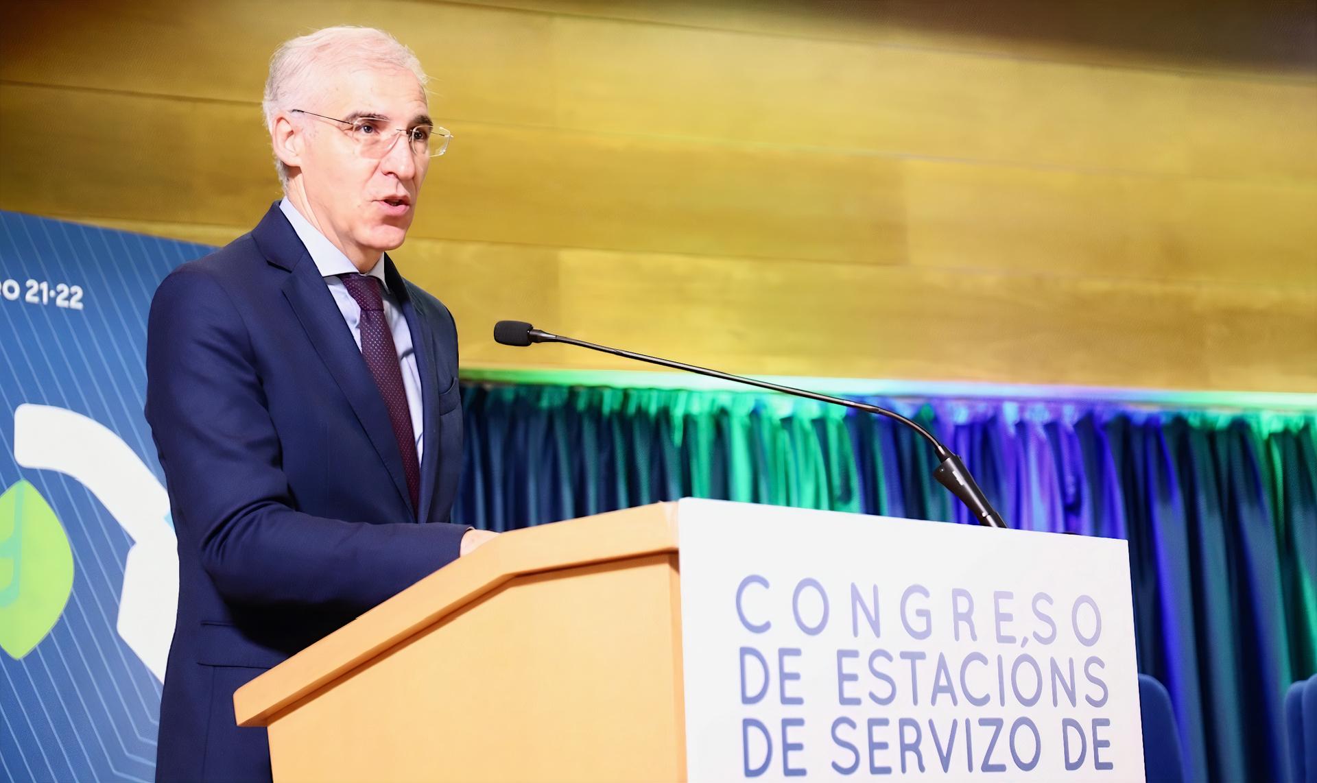 Francisco Conde durante  su intervención en el congreso de Fegaes en A Estrada.