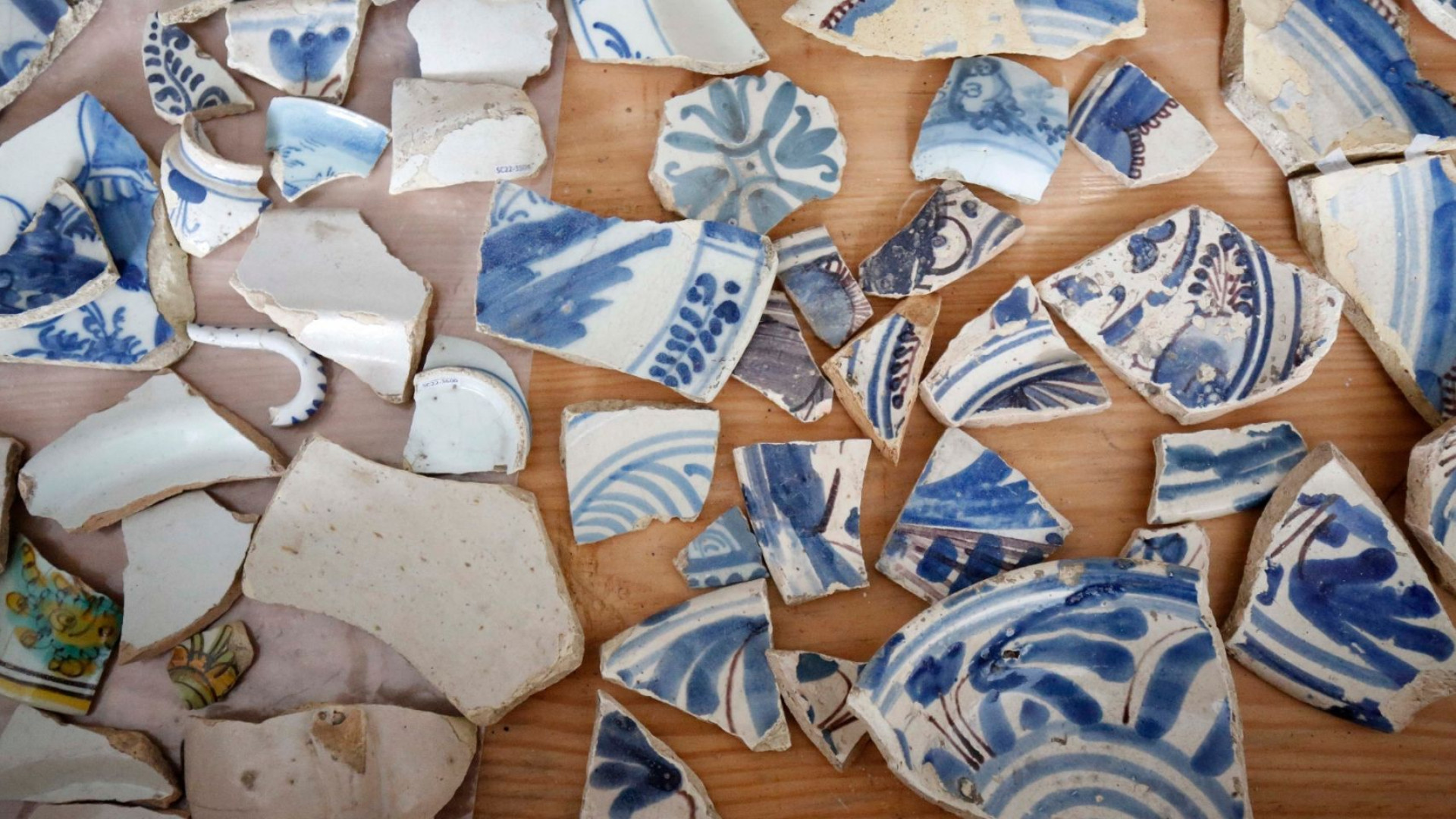 Restos de cerámica encontrados en el Convento de Santa Clara. Foto: Diputación de Pontevedra