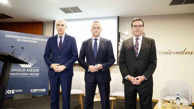 Francisco Conde, José Cebreiros y Antonio Garamendi en el 45 aniversario de la CEP.