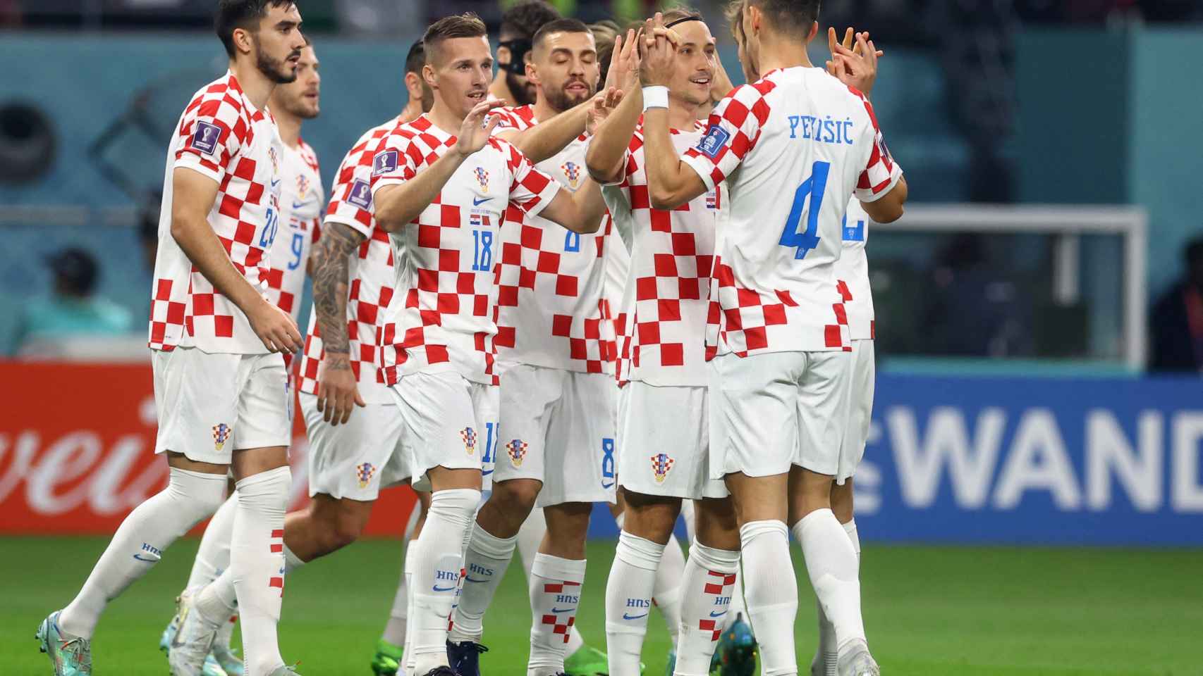 Los jugadores de Croacia celebran el primer gol del partido.