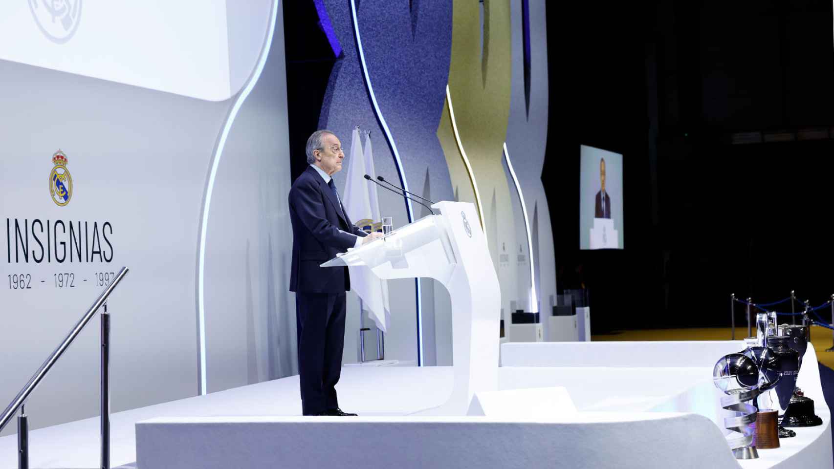 Florentino Pérez, durante el acto de entrega de insignias a los socios del Real Madrid en 2022