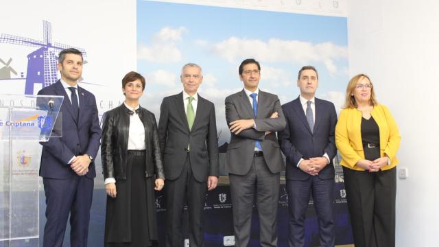 Los molinos históricos de Campo de Criptana estrenan nueva iluminación gracias a Iberdrola