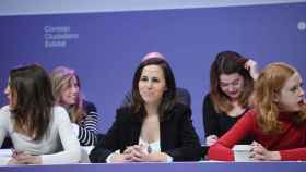 La ministra de Igualdad, Irene Montero, la secretaria general de Podemos y ministra de Derechos Sociales y Agenda 2030, Ione Belarra, y la secretaria de Organización de Podemos y secretaria de Estado de la Agenda 2030, Lilith Vestrynge.