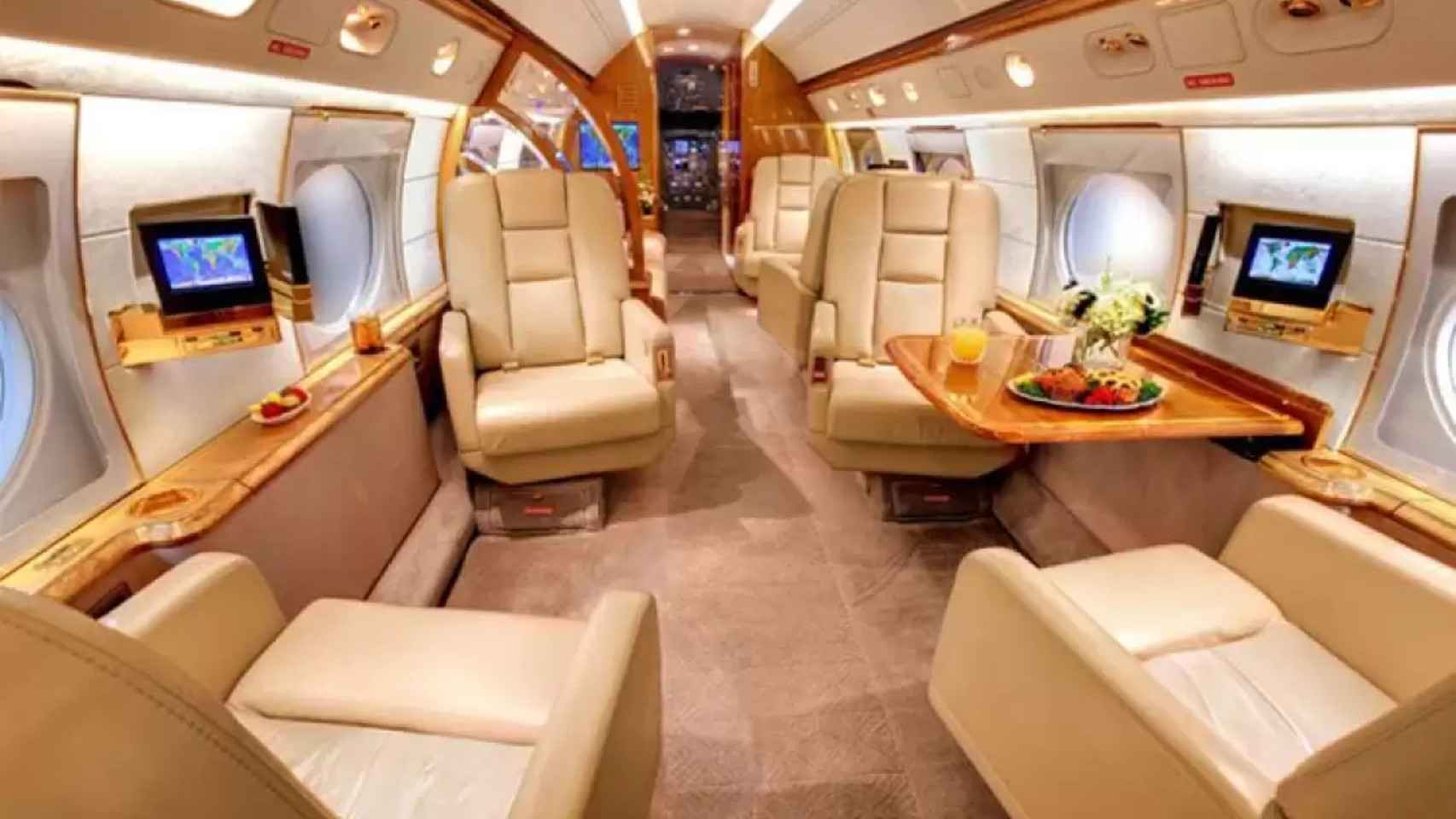 El espacioso interior del Gulfstream V de Messi