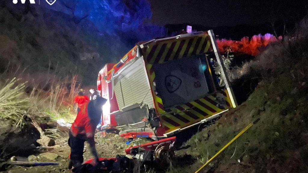 Otra imagen del accidente ocurrido esta pasada madrugada.