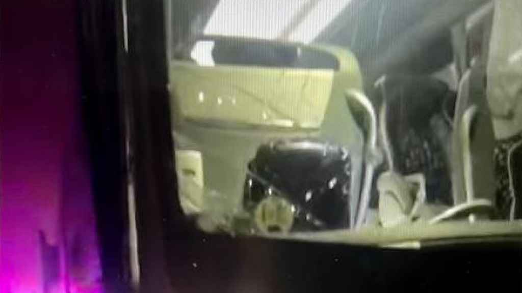 Imagen del accidente del autobús del Baloncesto Talavera. Foto y vídeo La Voz del Tajo