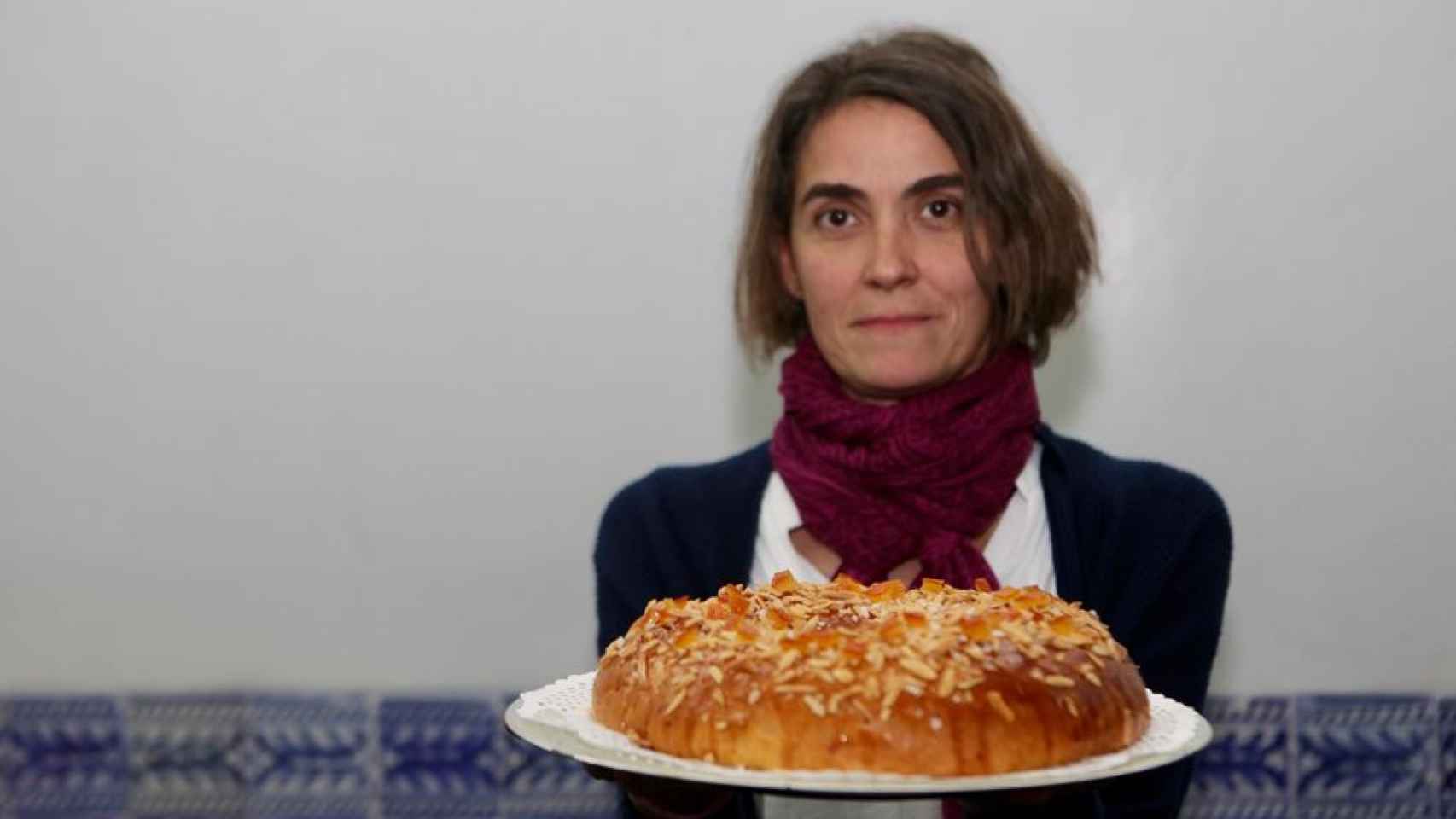 La pastelera Elena Campal con el roscón de Panod