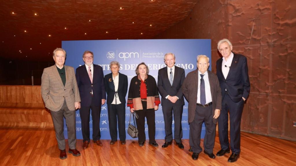 Iñaki Gabilondo, Juan Luis Cebrián, Pura Ramon, Carmen Sarmiento, Fernando Ónega, Luis Ángel de la Viuda y Luis del Olmo en CaixaForum Madrid