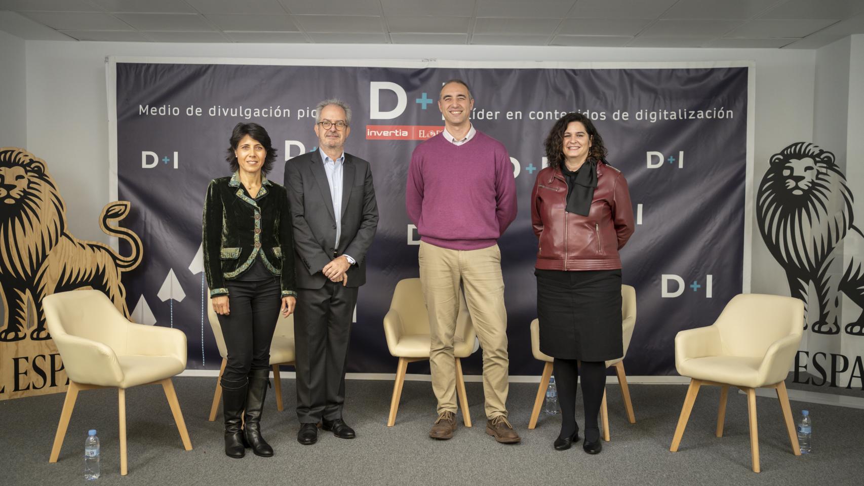 De izquierda a derecha: Rocío Dantart, IoT Regional Sales Leader en Cisco; Eduardo Argüeso, EMEA Telco & Media Industry Leader en IBM; Ramón Rodríguez, Data Center Solution Architect en Schneider y Cristina Izquierdo, Manager IoT Sales en Vodafone. FOTO: Javier Carbajal.