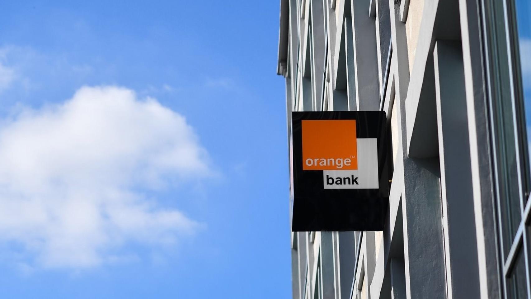 Imagen del logo de Orange Bank en unas oficinas de la compañía.