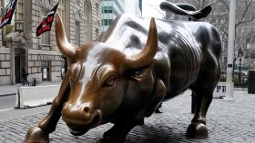 Estatua del toro de Wall Street en Nueva York (Estados Unidos).