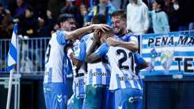 Los jugadores del Málaga CF celebran el gol contra el Alavés en La Rosaleda